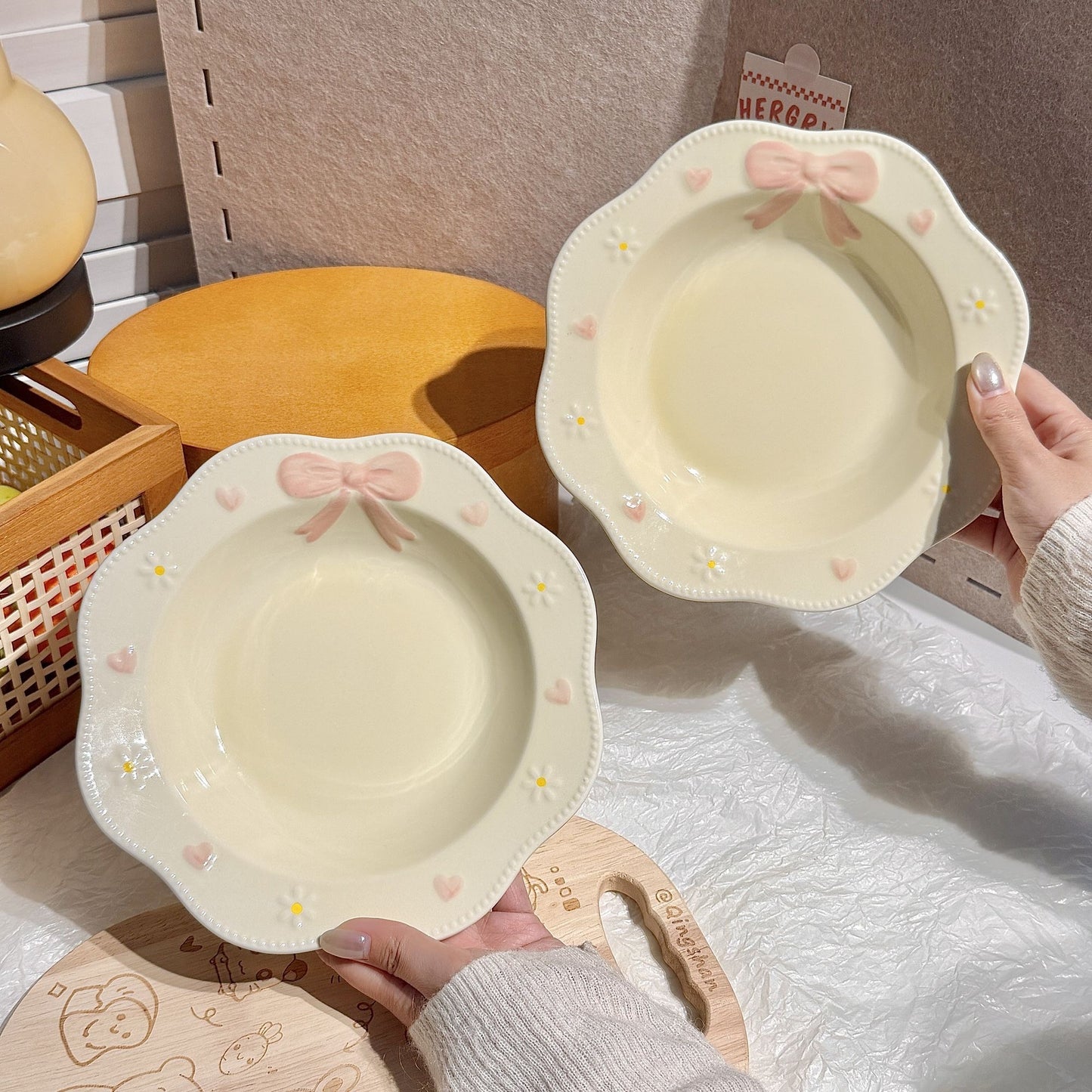 Ribbon & Cream