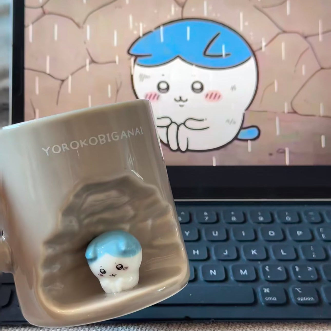 Chiikawa “Cave Friends” Mug | YUKOUGATA? & YOROKOBIGANAI