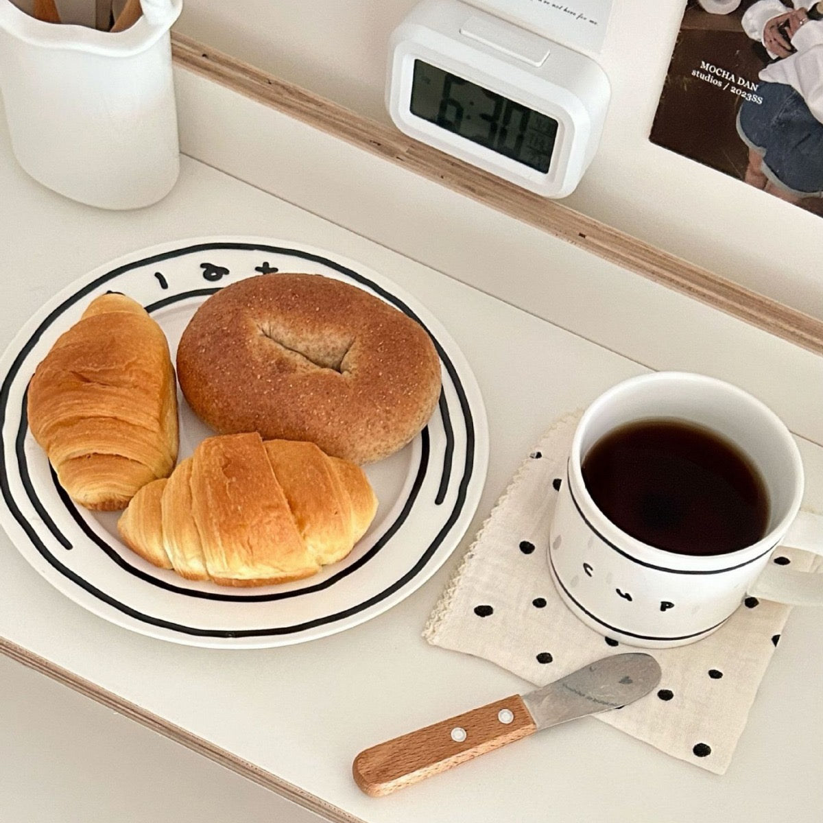 Smiley Scribble – Minimalist Series