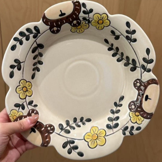 Scalloped Animal Friend Plate