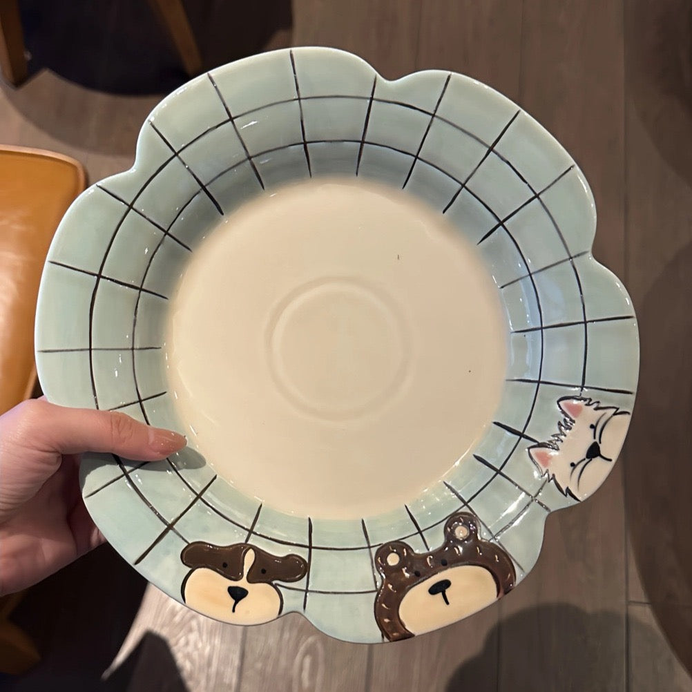 Scalloped Animal Friend Plate