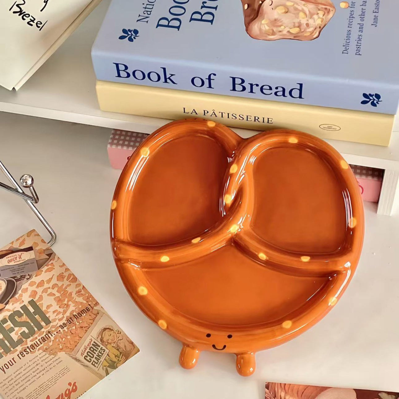 Smiling Pretzel-Style Divided Plate